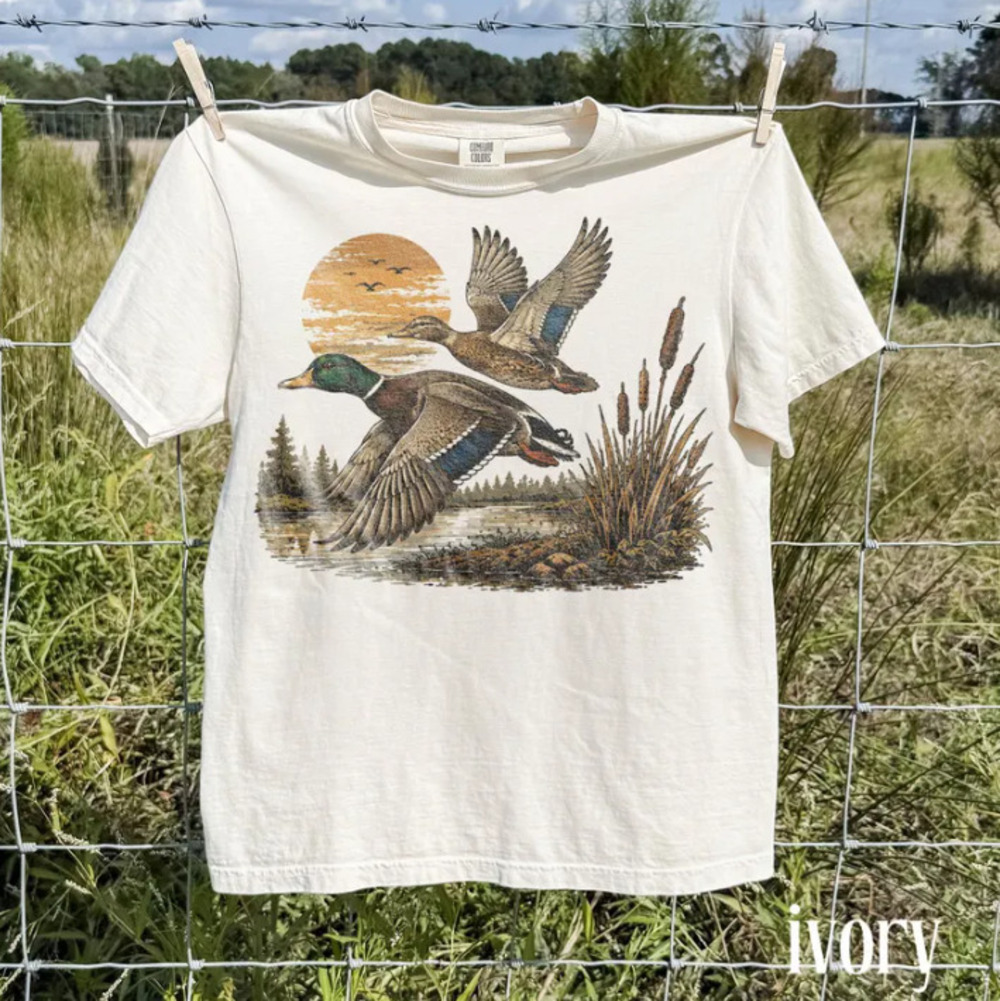 Retro Flying Mallard Duck Shirt, Vintage Wetland Wildlife Nature Comfort Color